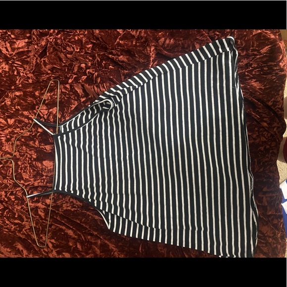 Old navy tank - Picture 2 of 3